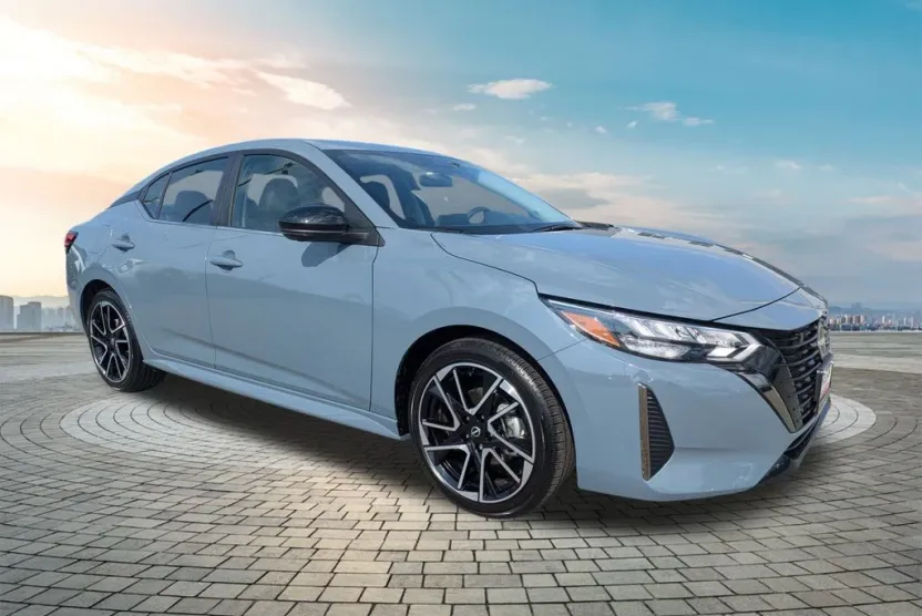 2025 Nissan Sentra SR photo 1