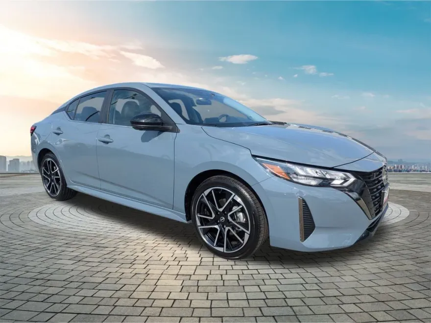 2025 Nissan Sentra SR photo 1