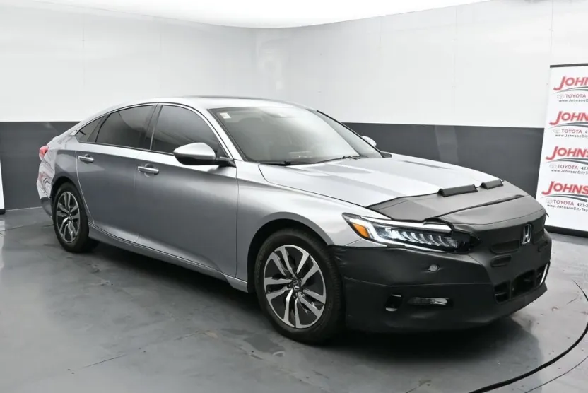 2018 Honda Accord Hybrid Touring photo 1
