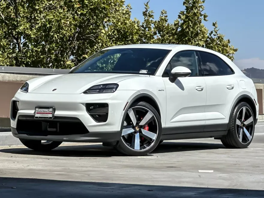 2025 Porsche Macan Electric photo 1