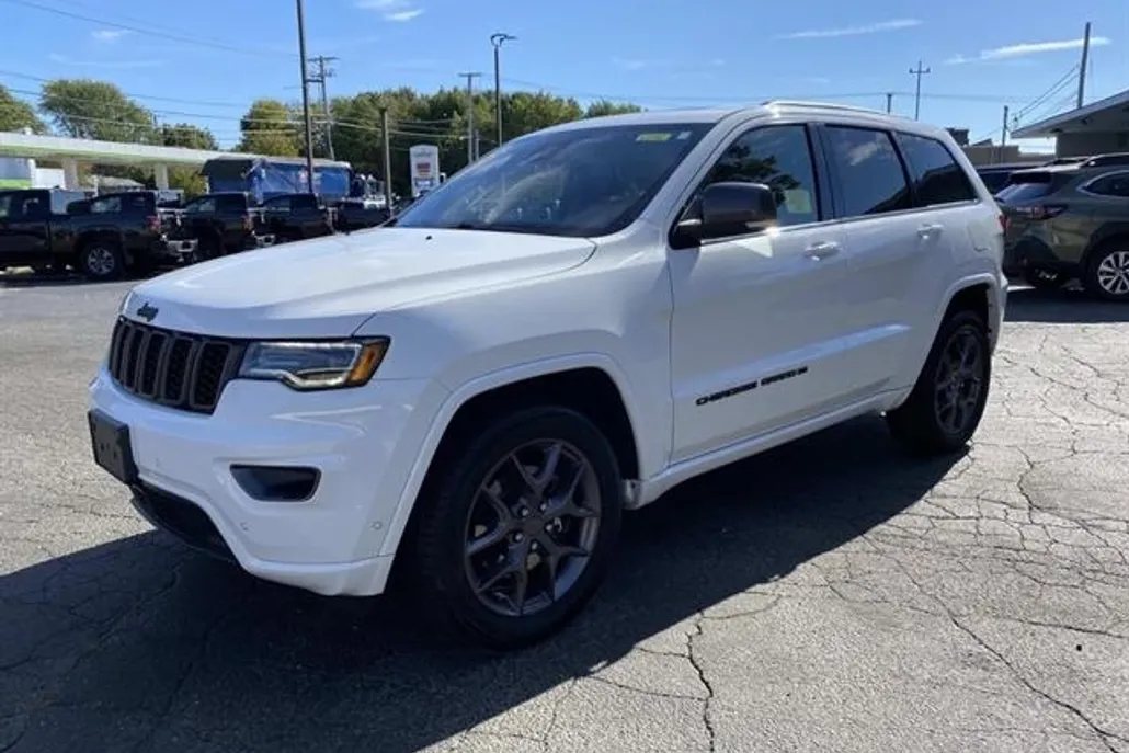 2021 Jeep Grand Cherokee Anniversary Edition photo 1