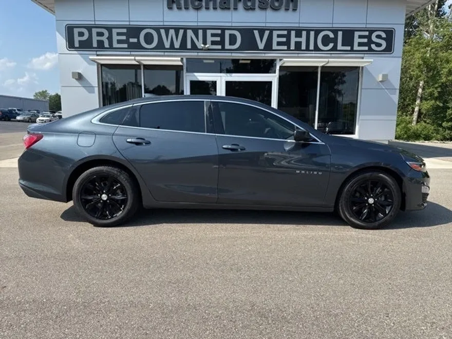 2021 Chevrolet Malibu 1LT photo 1