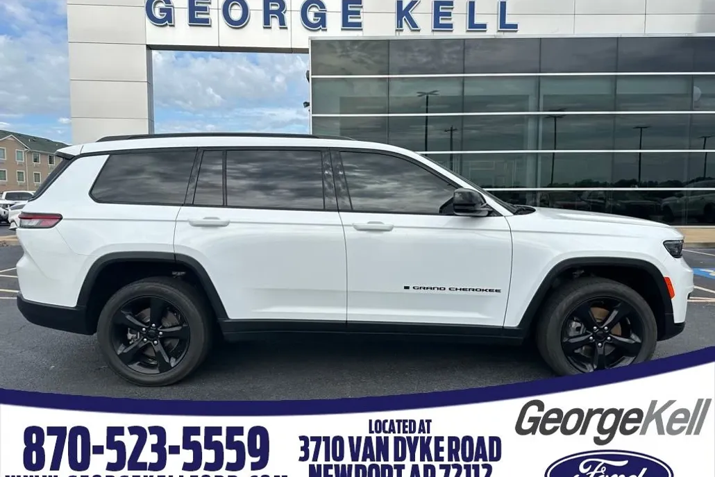 2023 Jeep Grand Cherokee Altitude photo 1