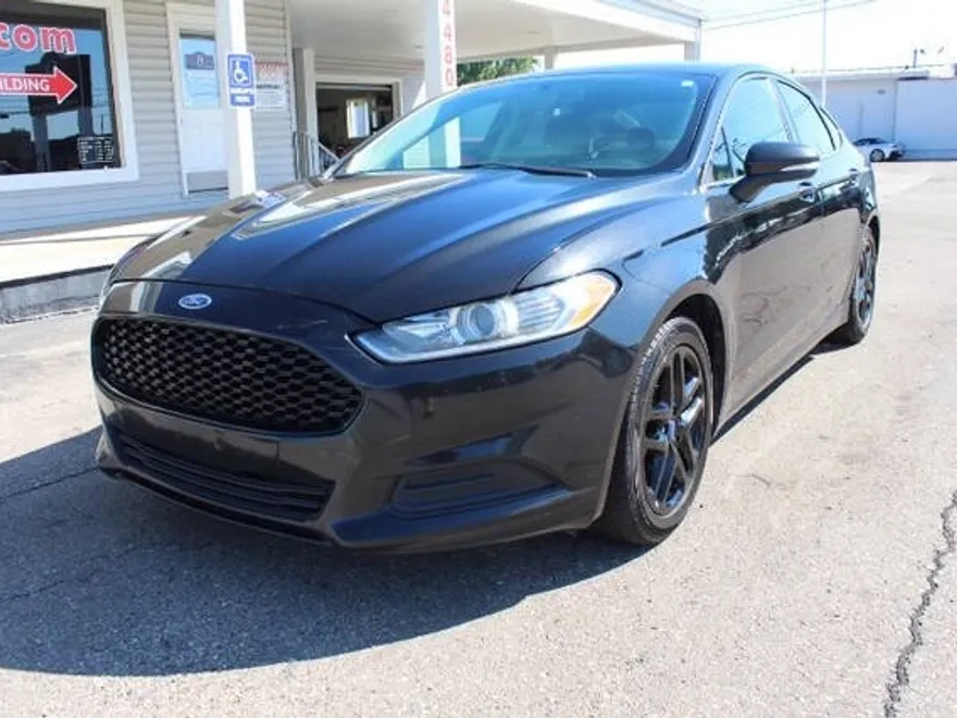 2015 Ford Fusion SE photo 1