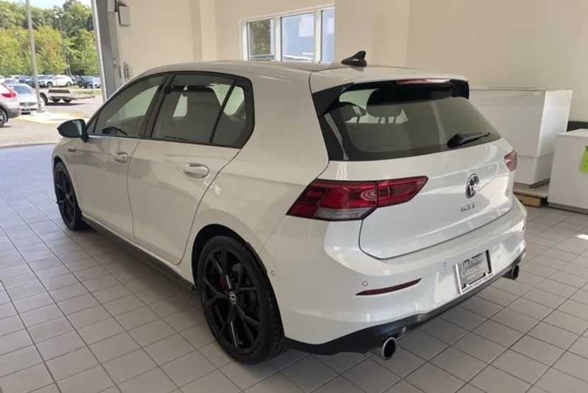 2024 Volkswagen Golf GTI 380 Autobahn photo 1