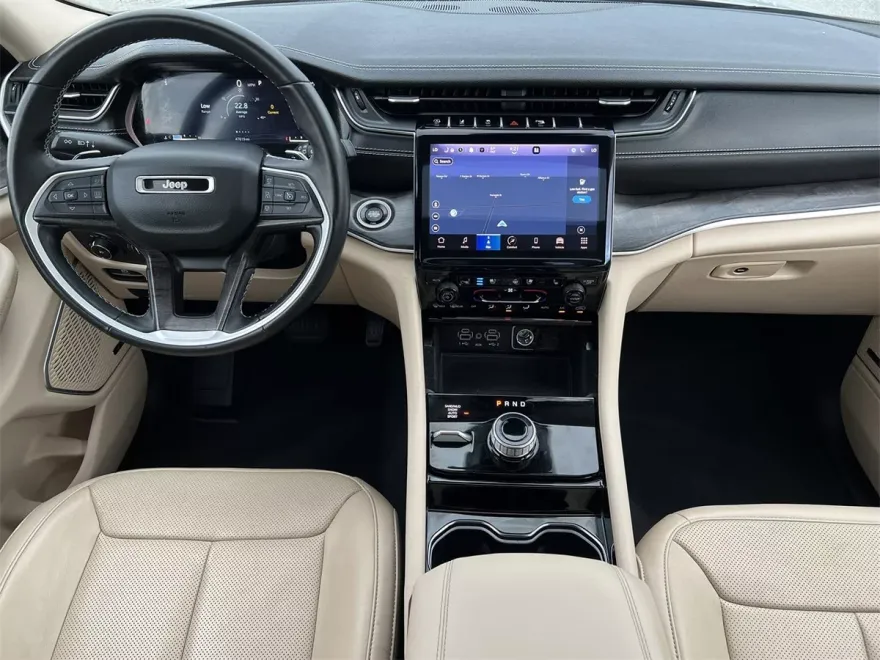 2022 Jeep Grand Cherokee Limited photo 1