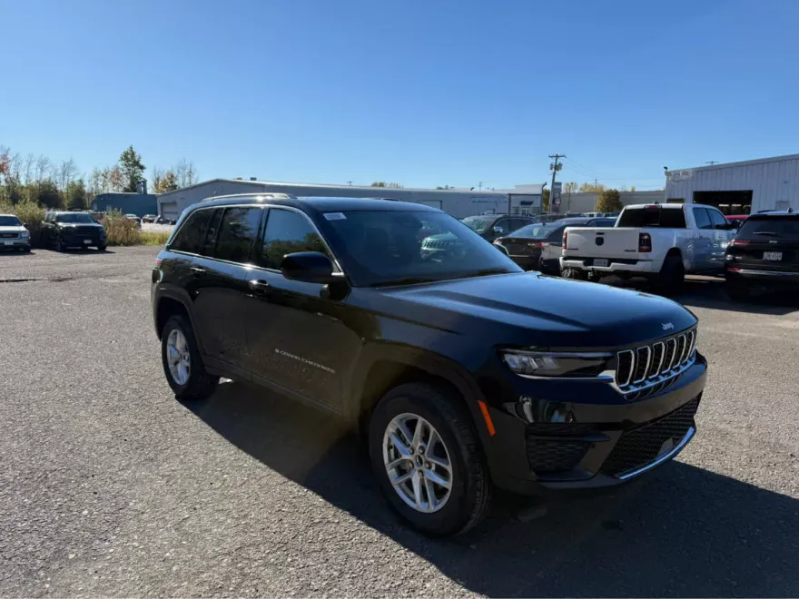 2025 Jeep Grand Cherokee Laredo X photo 1