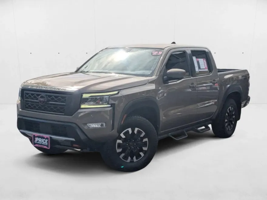 2023 Nissan Frontier PRO-4X Crew Cab photo 1