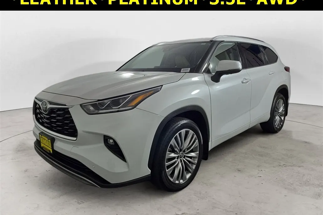 2022 Toyota Highlander Platinum photo 1