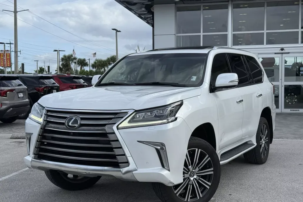 2019 Lexus LX 570 Three-Row photo 1