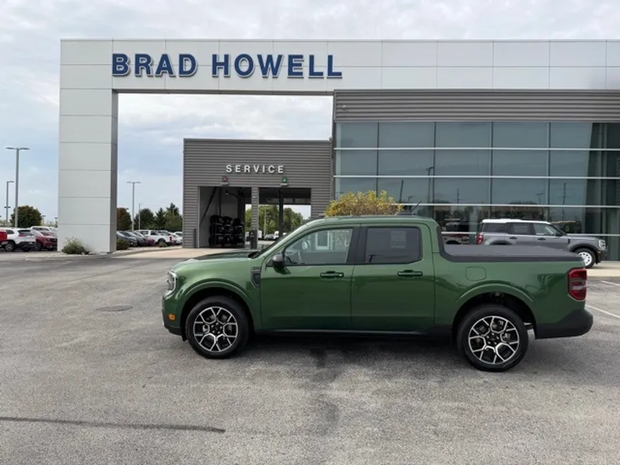 2025 Ford Maverick Lariat photo 1