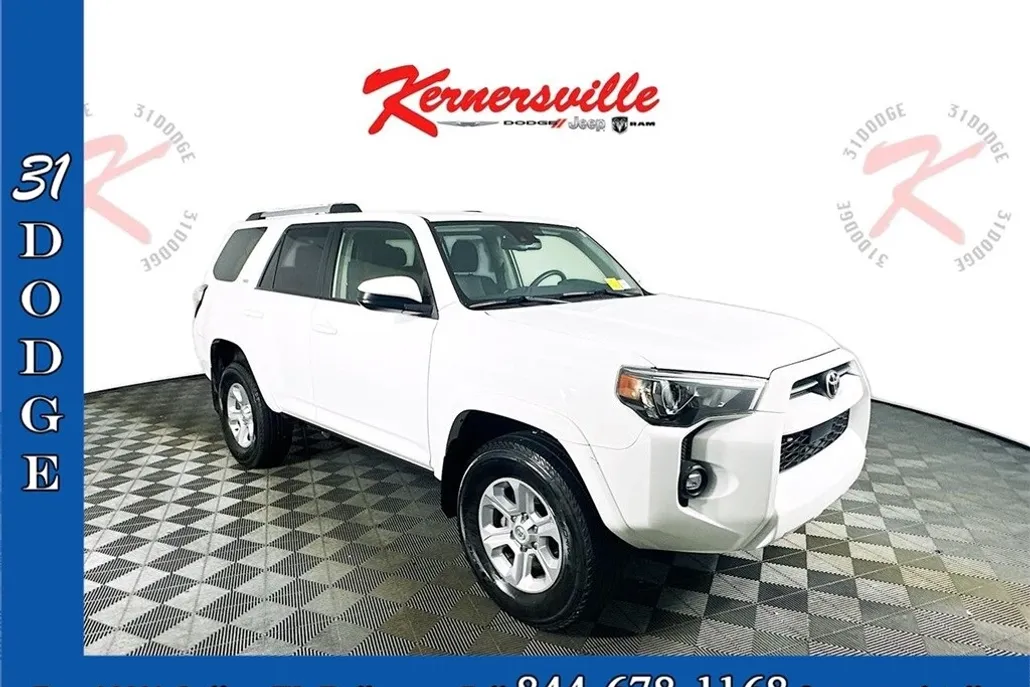 2022 Toyota 4Runner SR5 photo 1