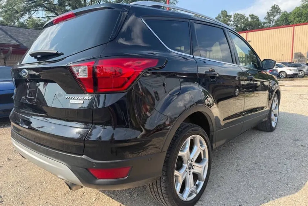 2019 Ford Escape Titanium photo 1