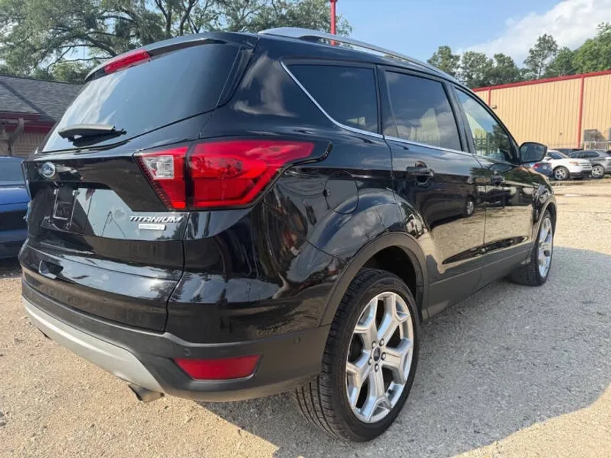2019 Ford Escape Titanium photo 1