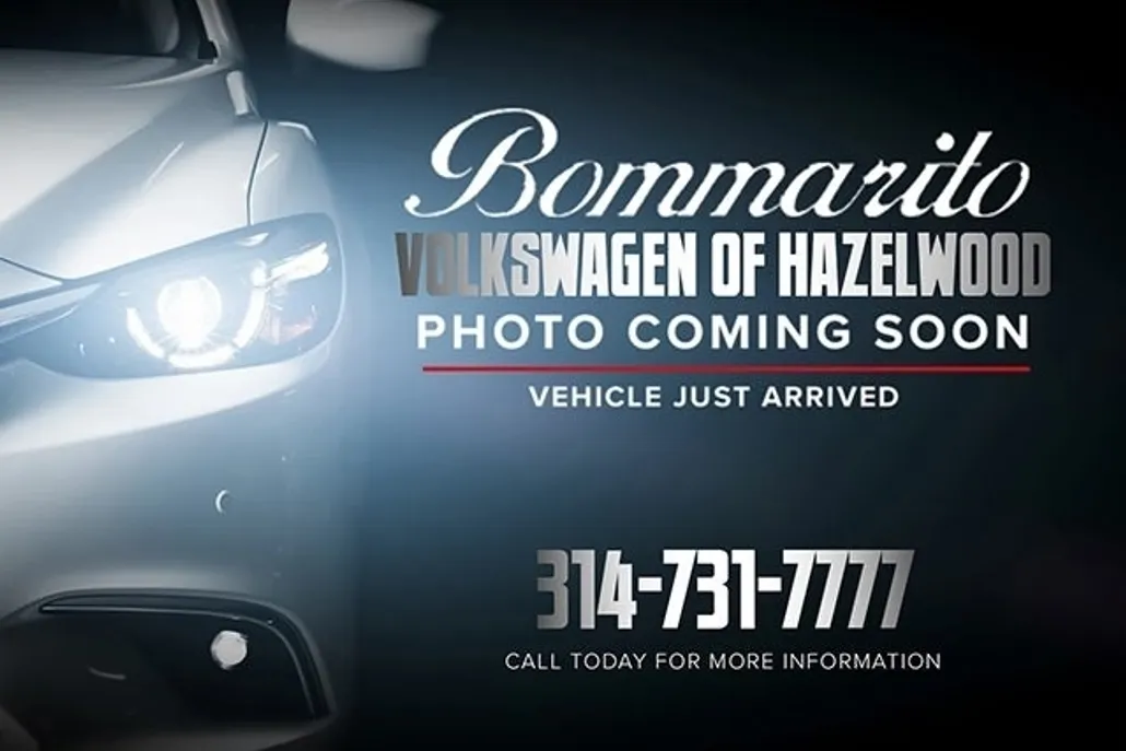 2024 Volkswagen Taos SE photo 1