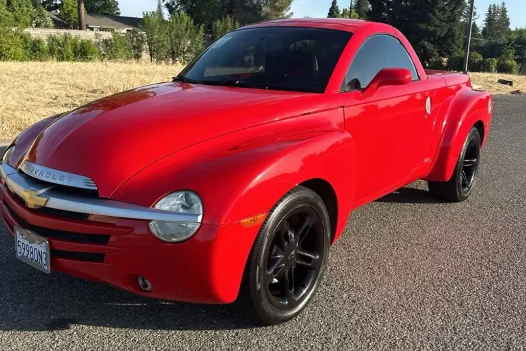 2003 Chevrolet SSR photo 1