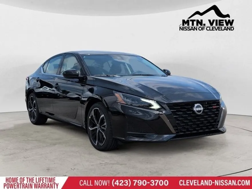 2025 Nissan Altima SR photo 1