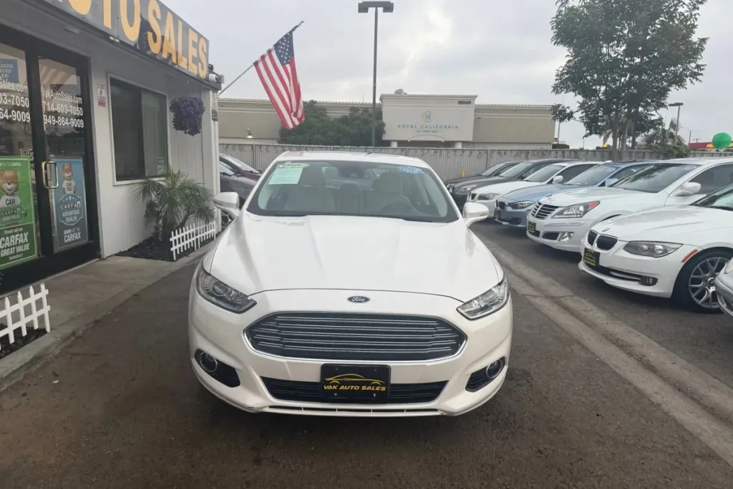 2015 Ford Fusion Titanium Hybrid photo 1