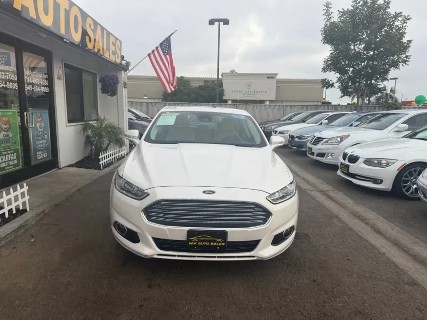 2015 Ford Fusion Titanium Hybrid photo 1