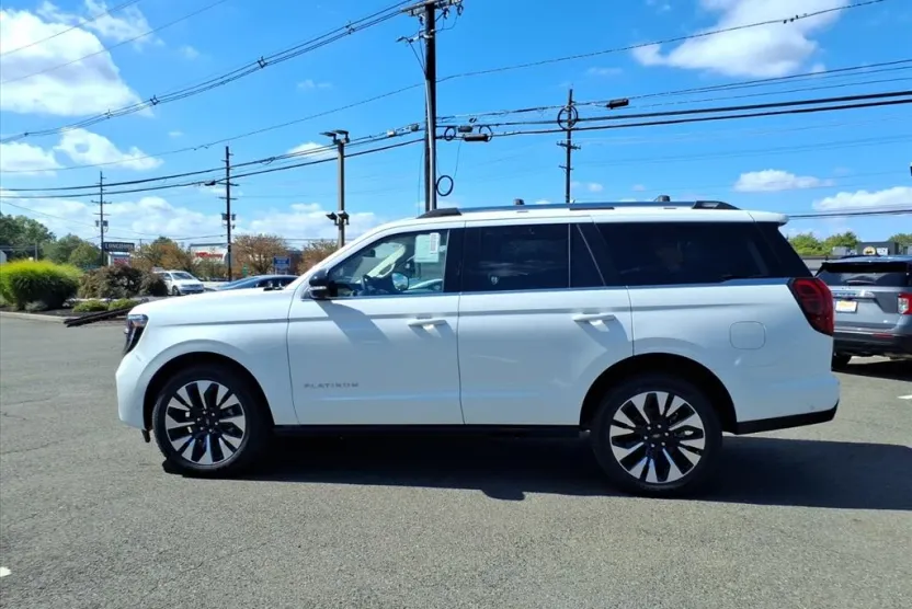 2025 Ford Expedition Platinum photo 1