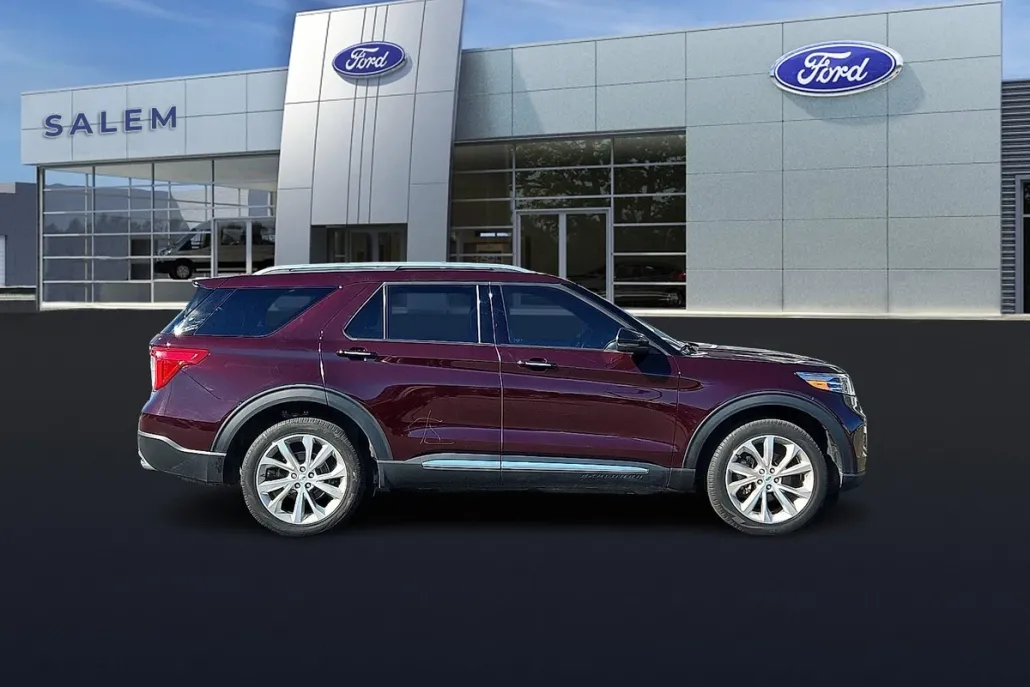 2022 Ford Explorer Platinum photo 1