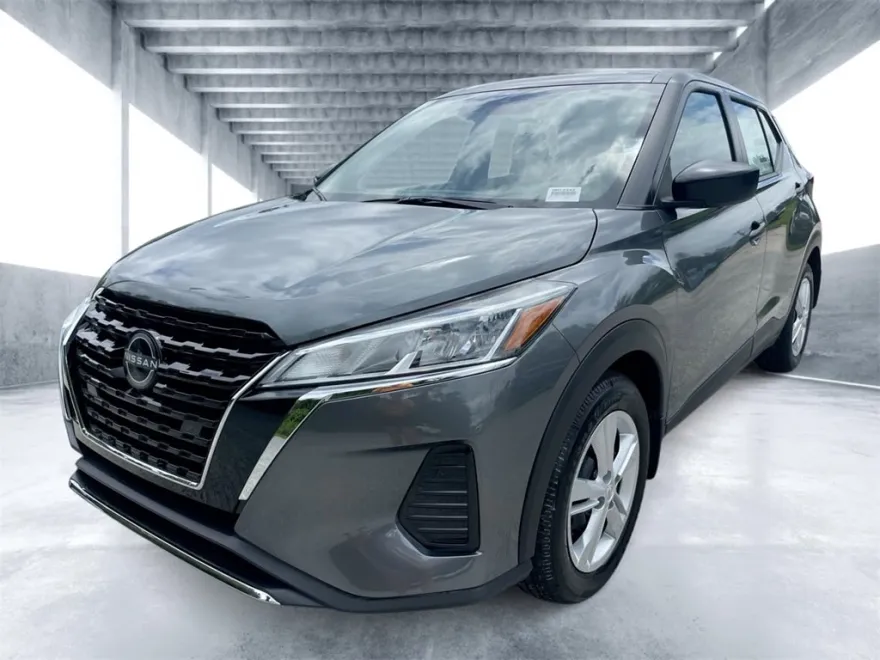 2025 Nissan Kicks Play S photo 1