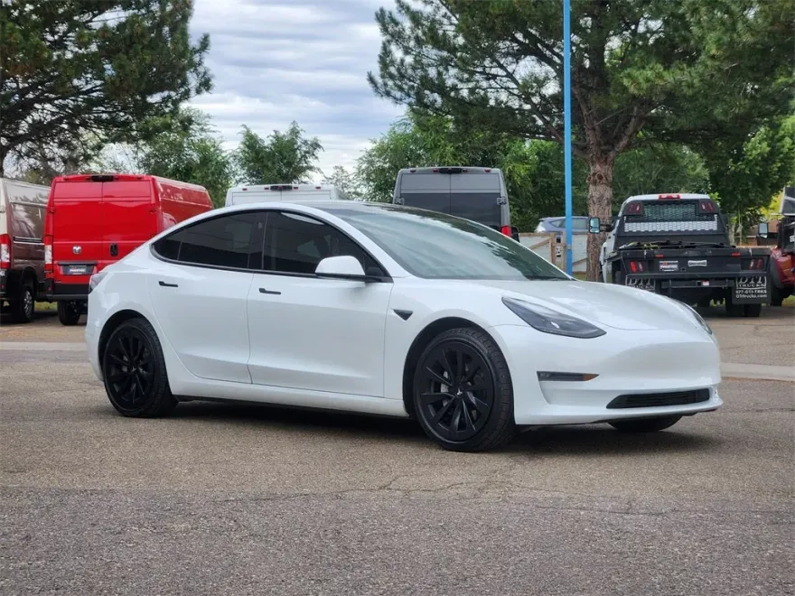 2022 Tesla Model 3 Long Range All-Wheel Drive photo 1