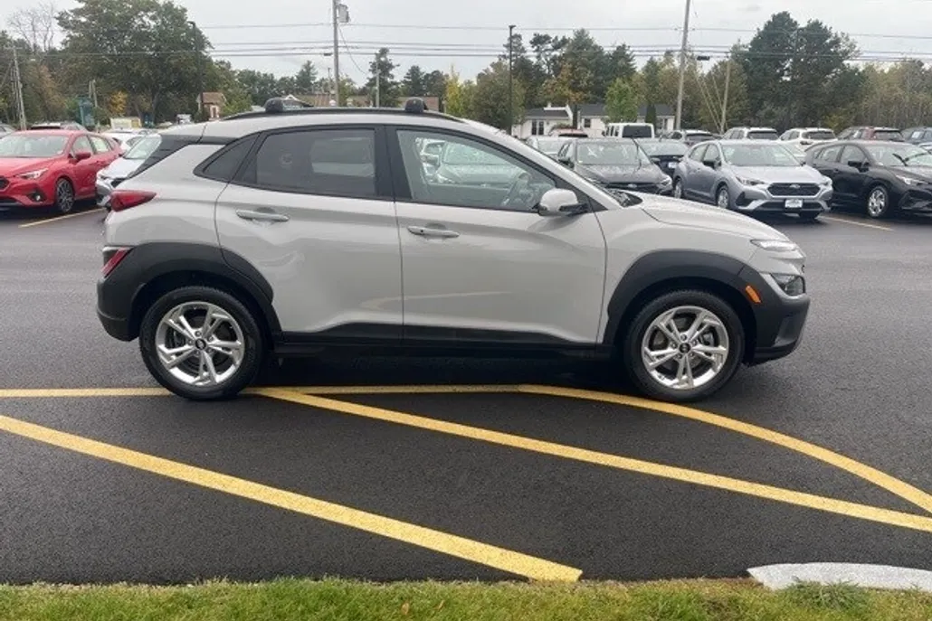 2023 Hyundai Kona SEL photo 1