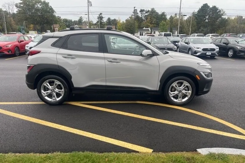 2023 Hyundai Kona SEL photo 1