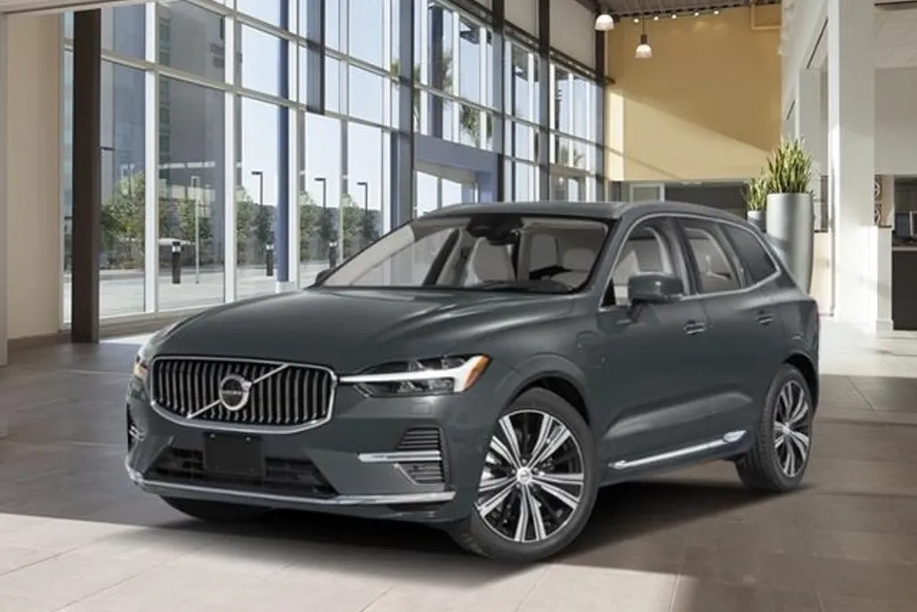 2025 Volvo XC60 Hybrid T8 photo 1