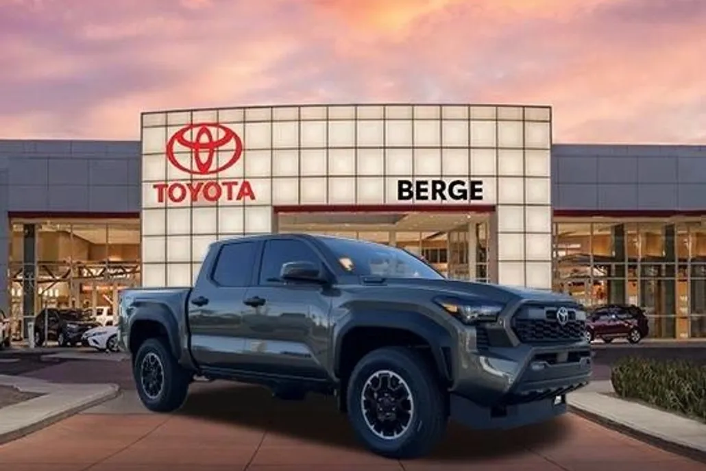 2025 Toyota Tacoma TRD Off-Road Double Cab photo 1