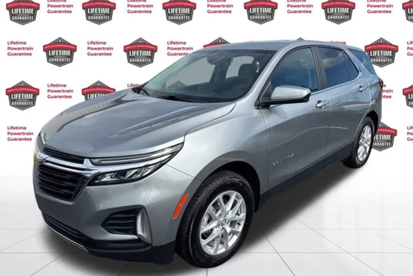 2023 Chevrolet Equinox LT photo 1