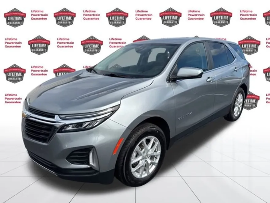 2023 Chevrolet Equinox LT photo 1