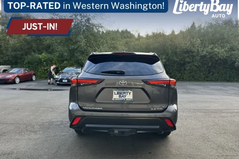 2024 Toyota Highlander XLE photo 1