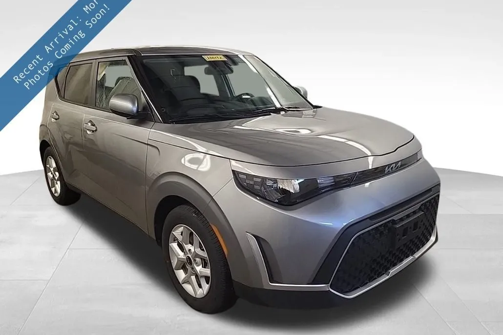 2024 Kia Soul LX photo 1