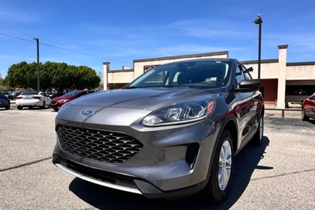 2022 Ford Escape S photo 1