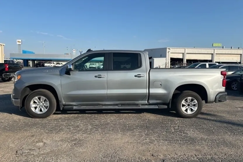 2024 Chevrolet Silverado 1500 LT photo 1