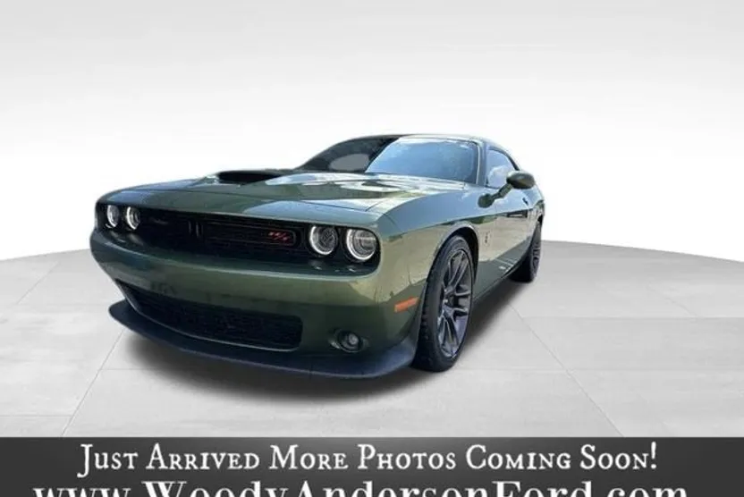 2022 Dodge Challenger R/T Scat Pack photo 1