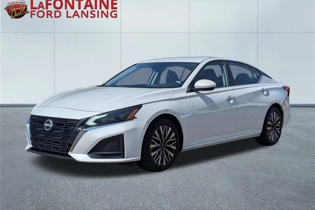 2023 Nissan Altima 2.5 SV photo 1