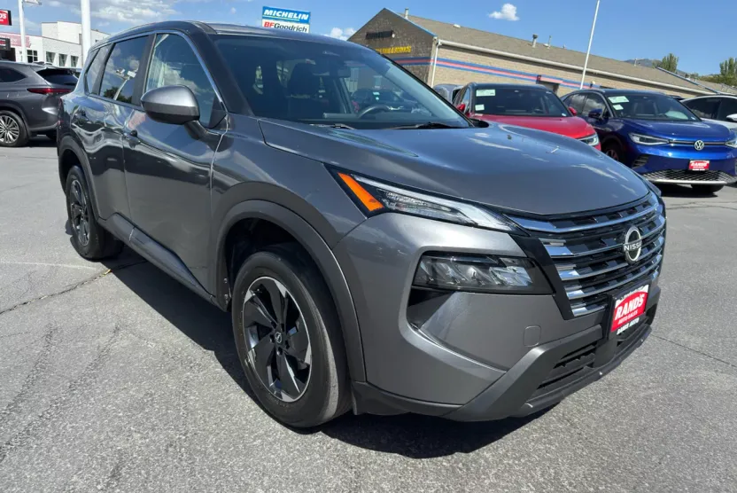 2024 Nissan Rogue SV AWD photo 1