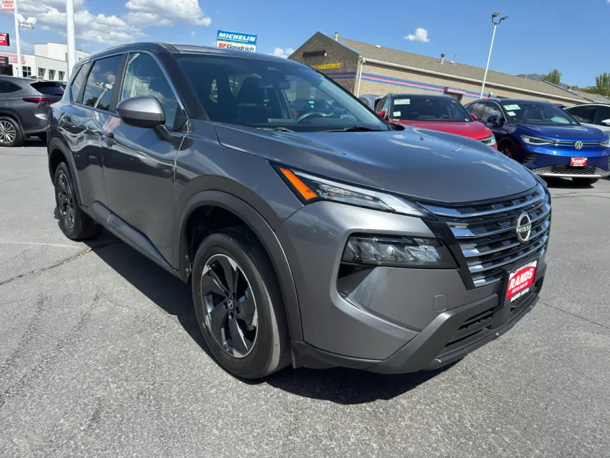 2024 Nissan Rogue SV AWD photo 1