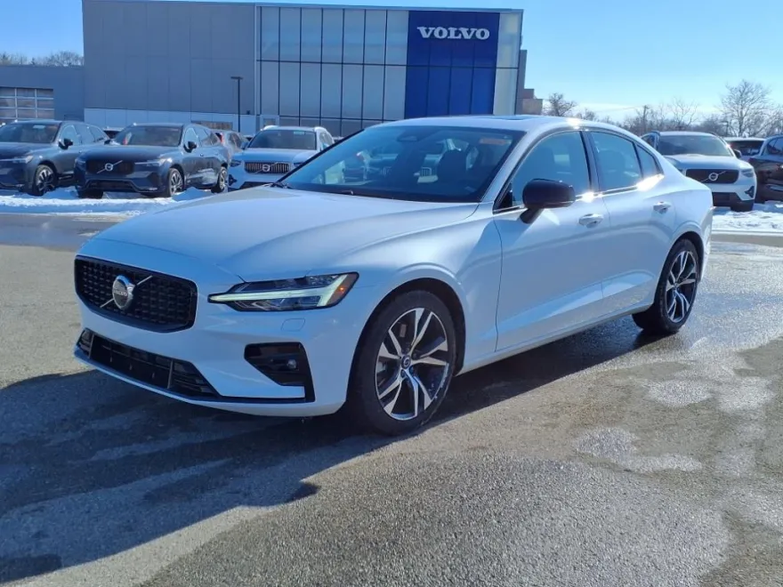2025 Volvo S60 B5 Core photo 1