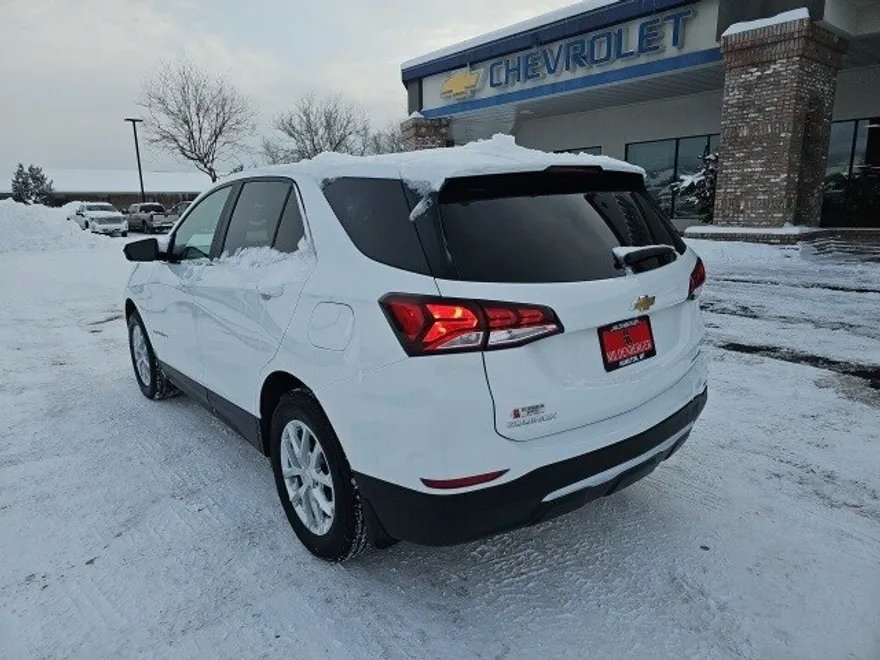 2023 Chevrolet Equinox LT photo 1