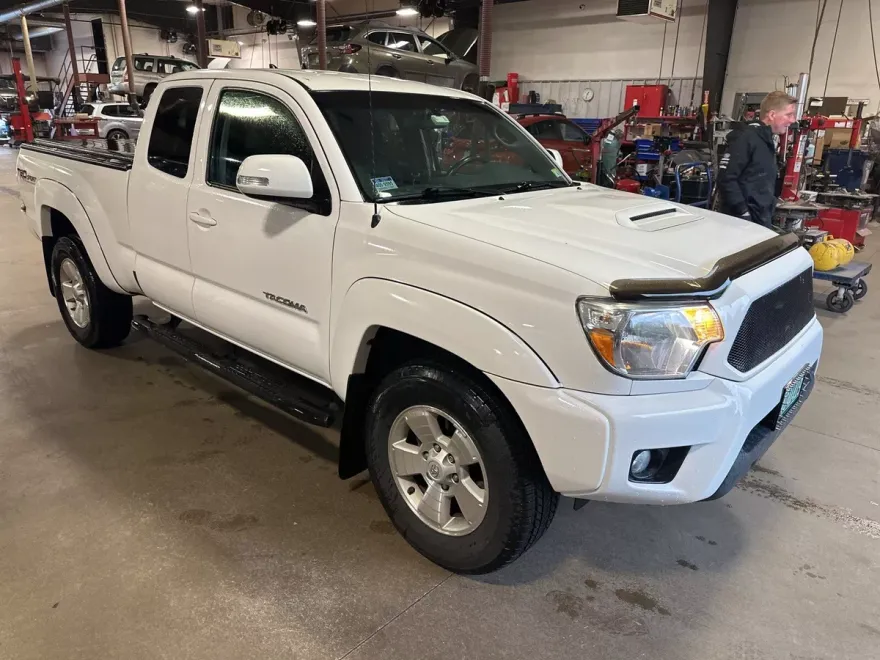 2015 Toyota Tacoma Access Cab photo 1