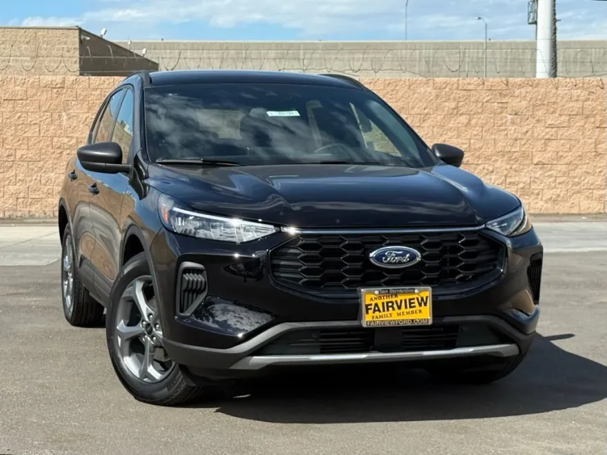 2025 Ford Escape ST-Line photo 1