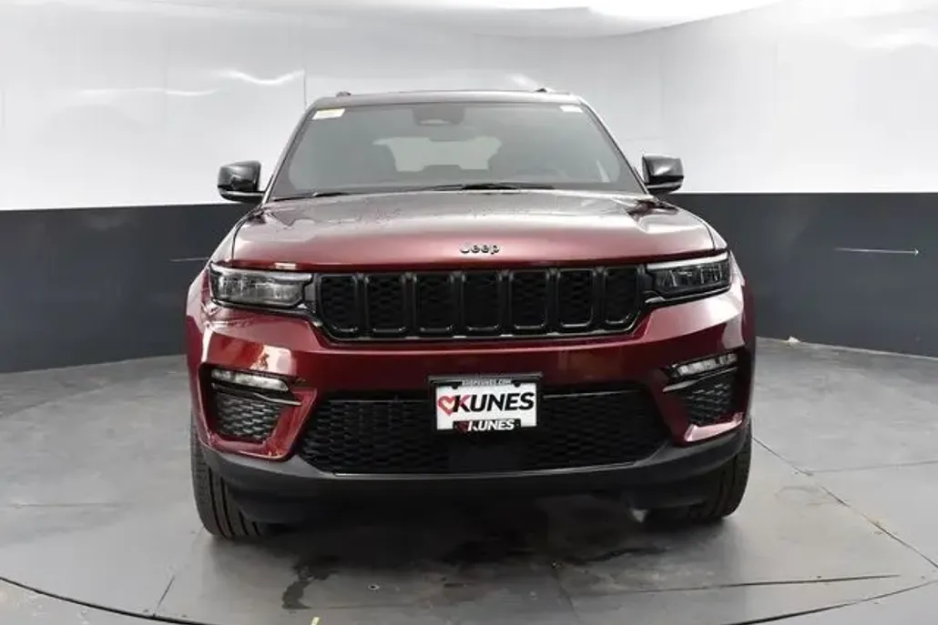 2025 Jeep Grand Cherokee Limited photo 1