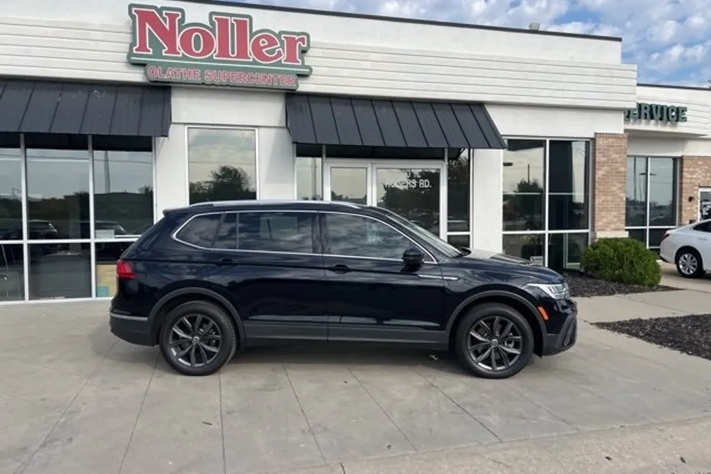 2023 Volkswagen Tiguan SE photo 1