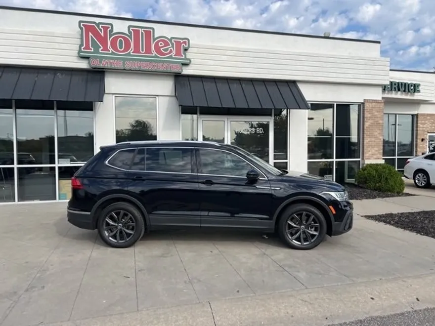 2023 Volkswagen Tiguan SE photo 1