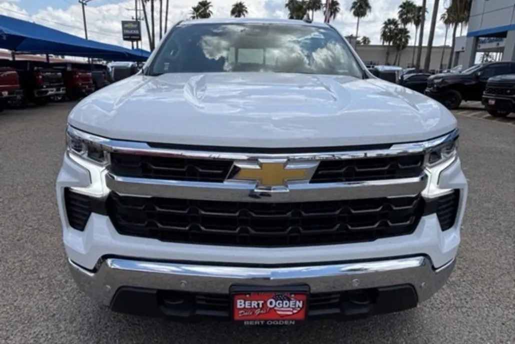 2026 Chevrolet Silverado 1500 LT photo 1