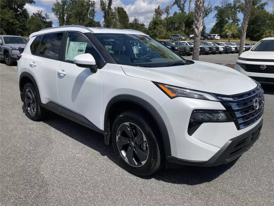 2026 Nissan Rogue SV photo 1